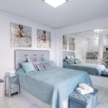 Silver Horizon Luxury Apartment เนร์คา ภายนอก รูปภาพ