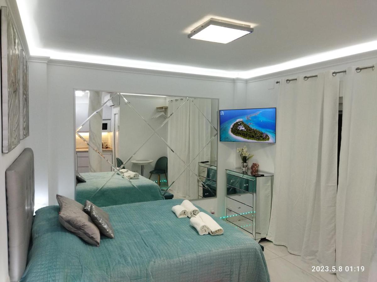 Silver Horizon Luxury Apartment เนร์คา ภายนอก รูปภาพ