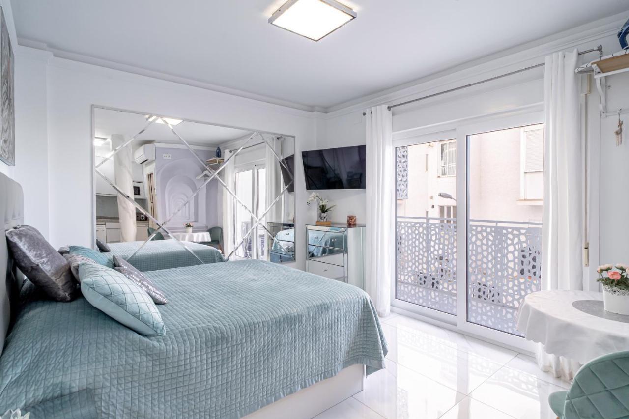 Silver Horizon Luxury Apartment เนร์คา ภายนอก รูปภาพ