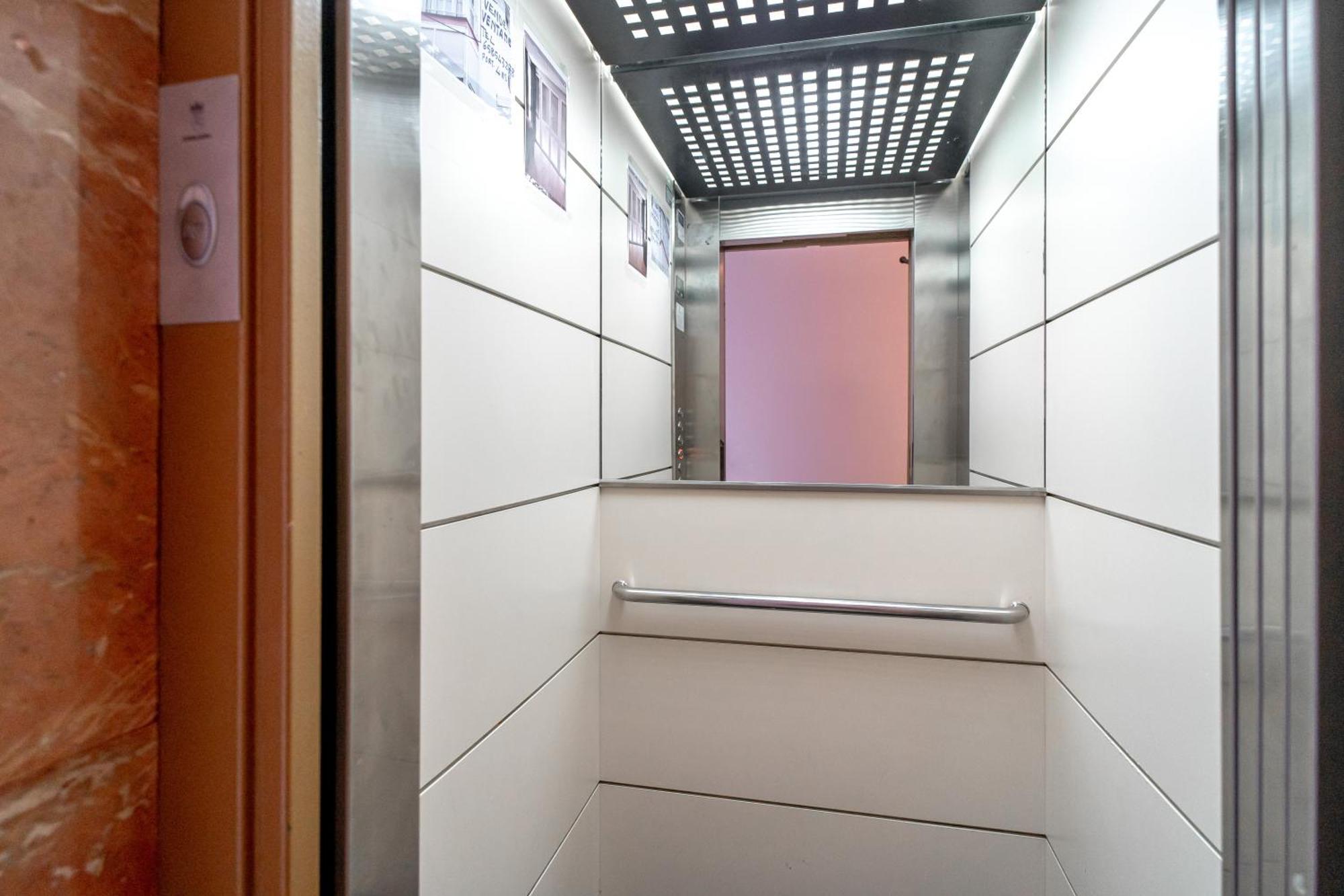 Silver Horizon Luxury Apartment เนร์คา ภายนอก รูปภาพ