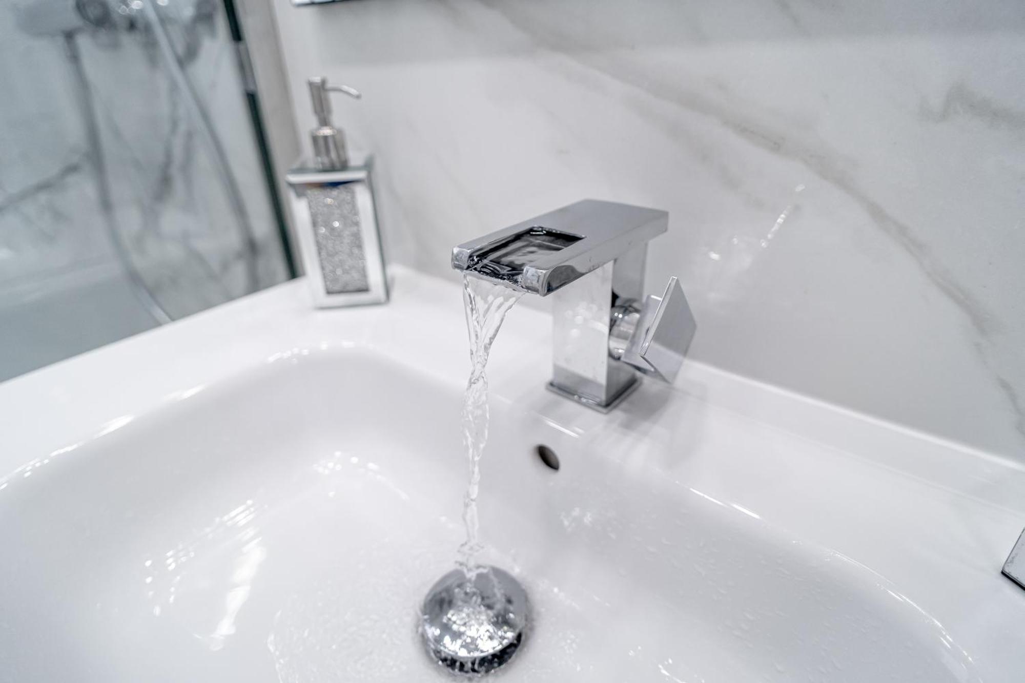 Silver Horizon Luxury Apartment เนร์คา ภายนอก รูปภาพ
