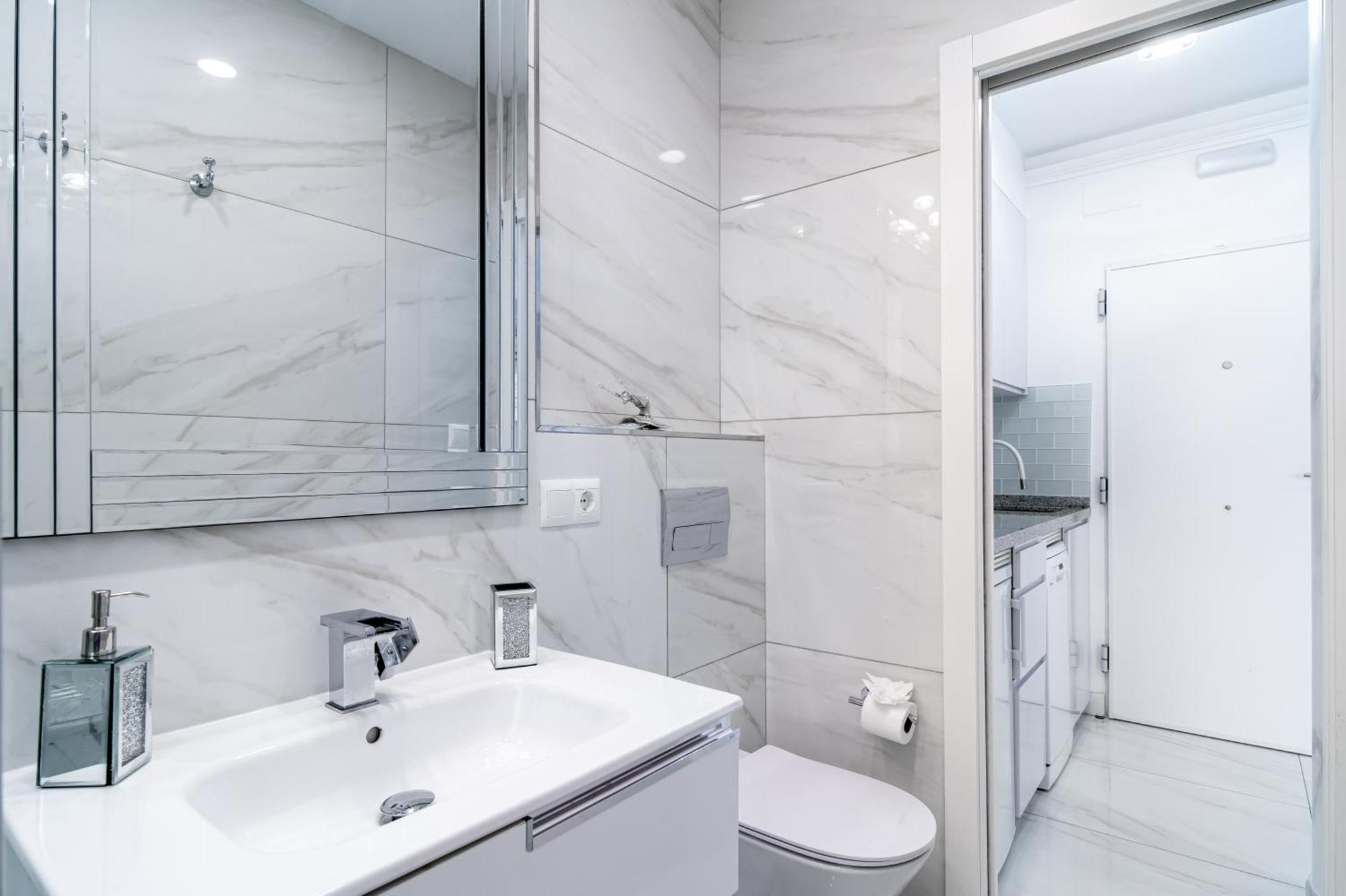 Silver Horizon Luxury Apartment เนร์คา ภายนอก รูปภาพ
